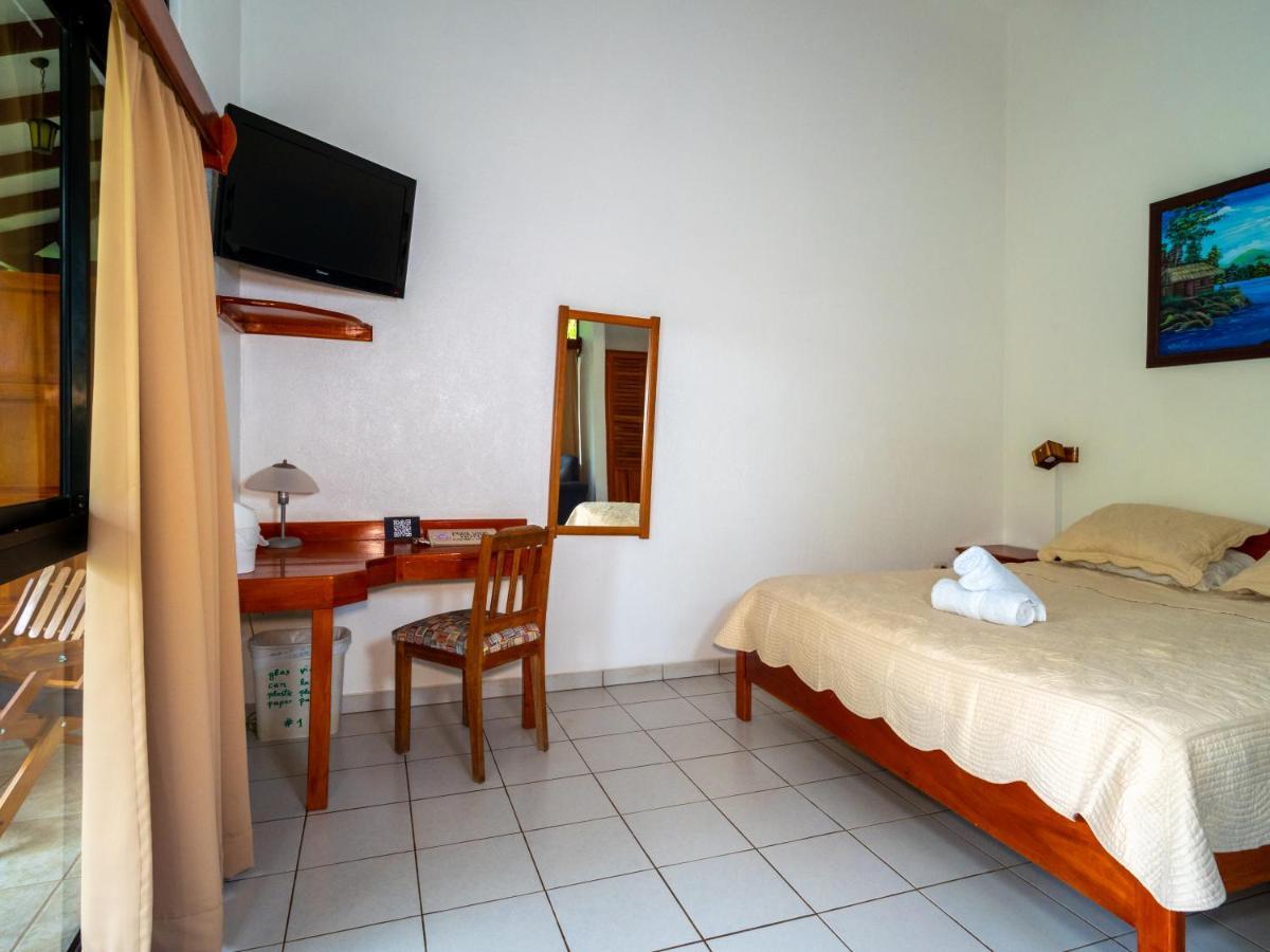 Hotel Colinas Del Sol Atenas Esterno foto